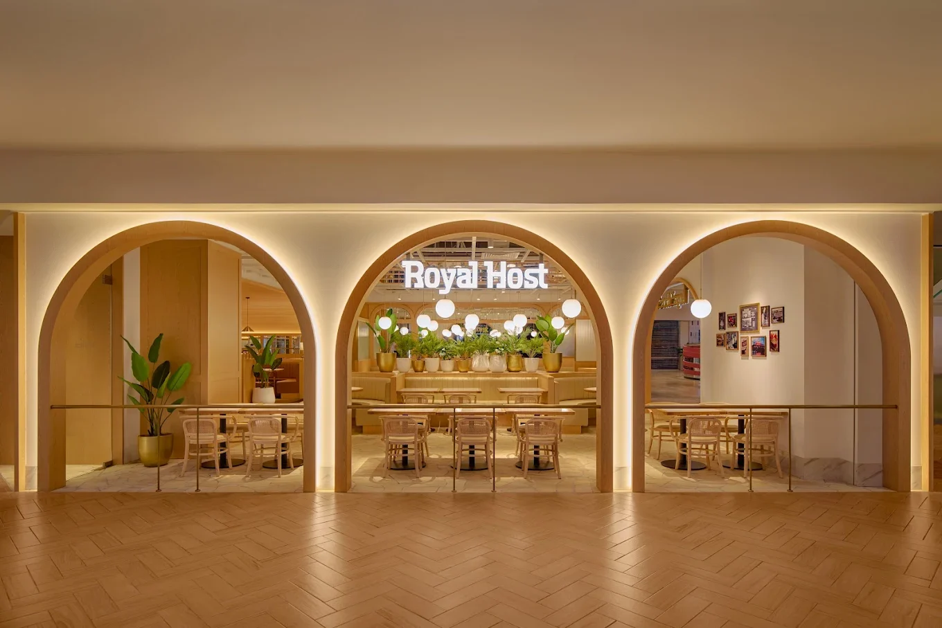 Royal Host, Takashimaya Shopping Centre