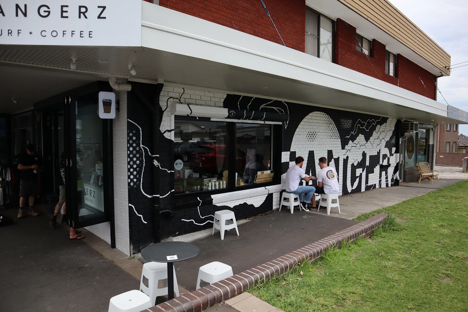 Fangerz Surf & Coffee