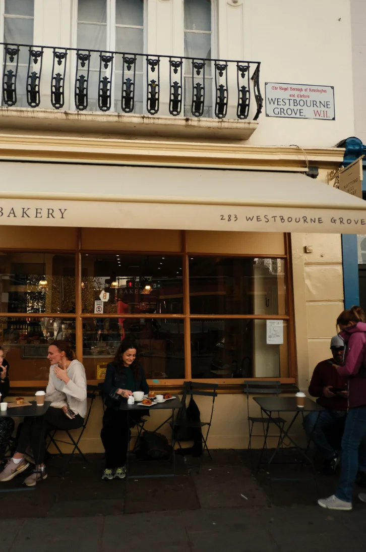 outside Notting Hill Bakery